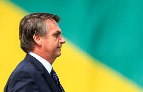 Bolsonaro veta obrigação do uso de máscaras em templos