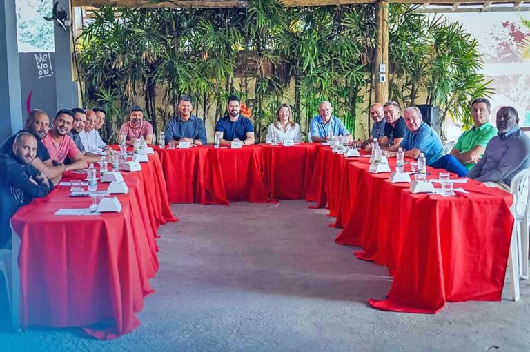 Victor Coelho e vereadores de Cachoeiro firmam apoio à Casagrande