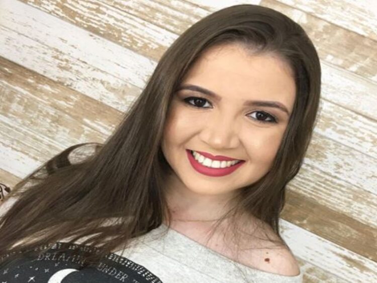 Jovem morre eletrocutada enquanto fazia jantar de aniversário do marido