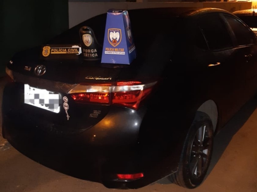PM apreende drogas em veículo adulterado em Marataízes