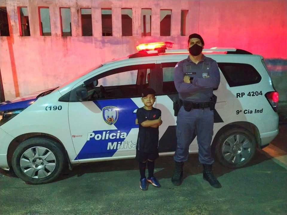 Desejo de criança é atendido por policiais militares da 9ª Companhia Independente em Marataízes