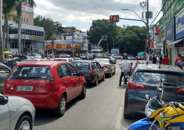 Mais de 700 donos de veículos são notificados em Cachoeiro