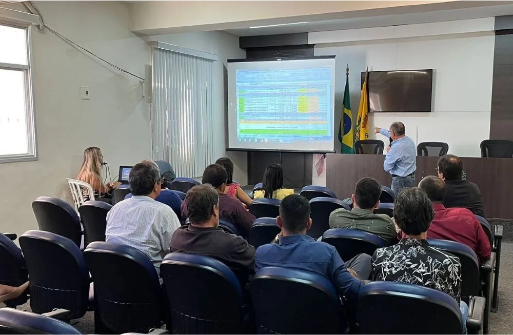 Prefeitura alerta vereadores para situação crítica da área da saúde