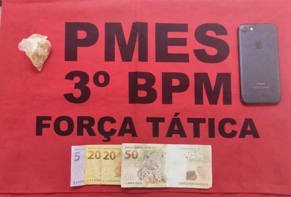 Polícia flagra menor com drogas 