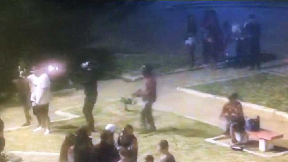 Motoqueiros executam rapaz e ferem menina em comemoração de flamenguistas