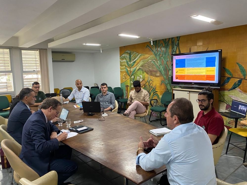 Comitiva do Banco Mundial é recebida pela Seag para tratar de captação de recursos