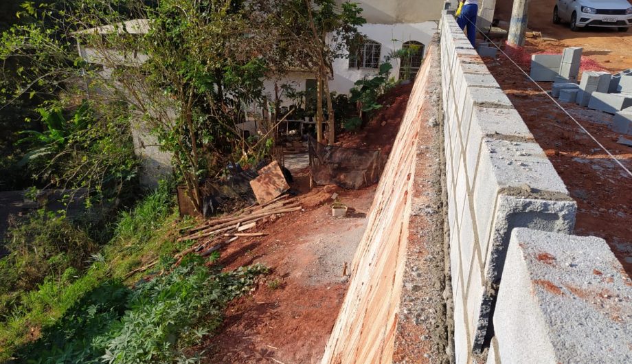 Campo Leopoldina recebe melhorias em três ruas