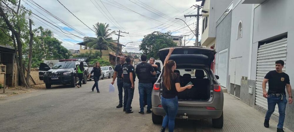Polícia quebra vaso sanitário e descobre 68 buchas de maconha