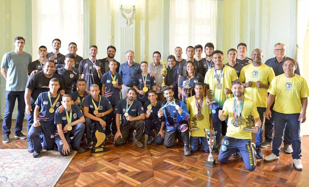 Governador recebe atletas medalhistas em competições nacionais e internacionais