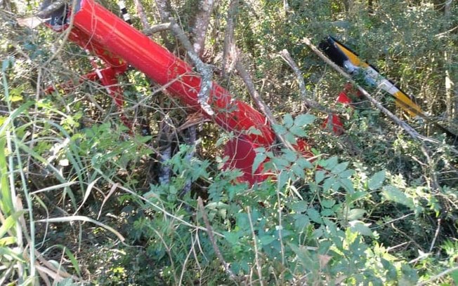 (Vídeo) Helicóptero que transportava drogas cai no interior de SP