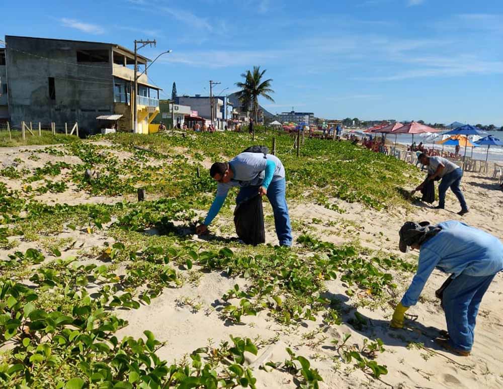 Mutirão de limpeza nas orlas de Itapemirim e Itaipava para receber os turistas